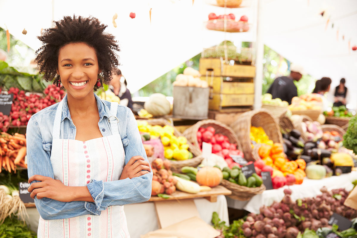 woman-at-farmers_market